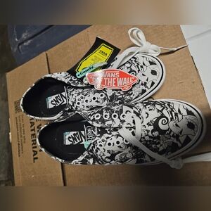 Vans nightmare before christmas limited edition. Size 7.5 mens Brand New